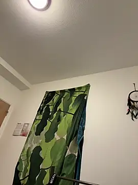 tastylolaaa online show from February 18, 2026, 6:33 am