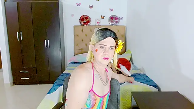 Snapshot of Dolldirtyxxx chatting on June 27, 2026, 5:35 am Dolldirtyxxx online show from June 27, 2026, 5:35 am