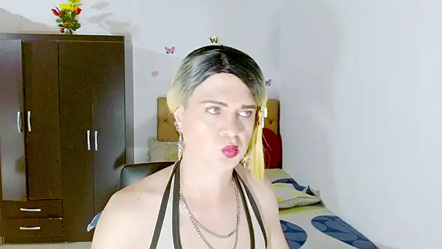 Snapshot of Dolldirtyxxx chatting on June 26, 2026, 5:46 am Dolldirtyxxx online show from June 26, 2026, 5:46 am