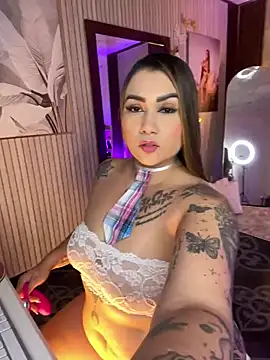 Snapshot of Madissonlove_1 chatting on August 3, 2026, 1:14 am Madissonlove 1 online show from August 3, 2026, 1:14 am