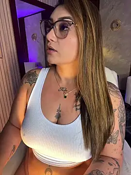 Madissonlove 1 online show from June 14, 2026, 10:33 pm