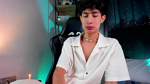 NovaaWheler online show from November 23, 2025, 3:11 pm