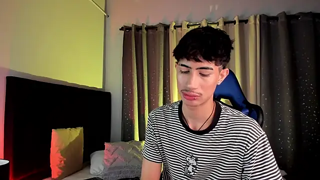 NovaaWheler online show from October 8, 2025, 6:41 pm