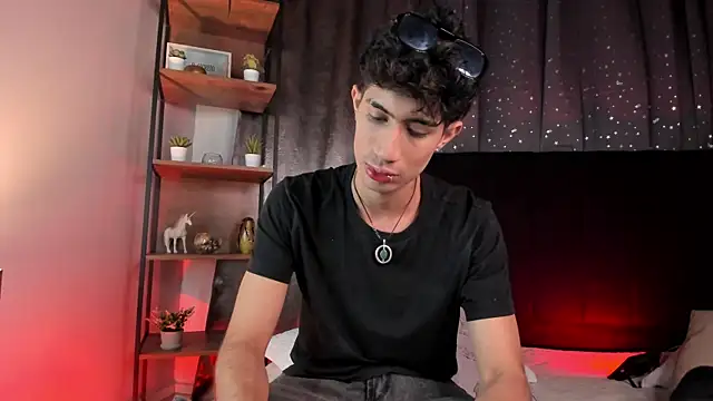 NovaaWheler online show from November 16, 2025, 7:40 pm