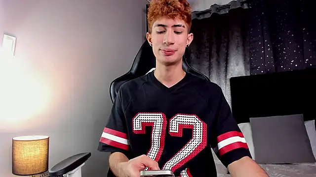 NovaaWheler online show from December 4, 2025, 7:02 pm