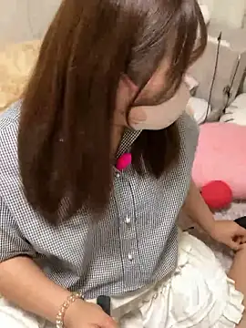 Snapshot of mitarashi_awww chatting on October 4, 2025, 12:39 pm mitarashi awww online show from October 4, 2025, 12:39 pm