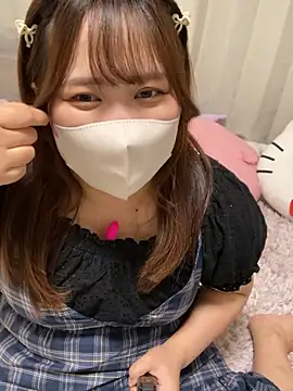 Snapshot of mitarashi_awww chatting on September 22, 2025, 9:10 pm mitarashi awww online show from September 22, 2025, 9:10 pm