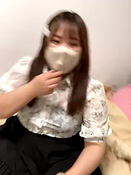 Snapshot of mitarashi_awww chatting on September 9, 2025, 2:37 pm mitarashi awww online show from September 9, 2025, 2:37 pm