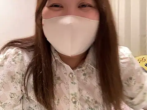 Snapshot of mitarashi_awww chatting on October 1, 2025, 12:42 pm mitarashi awww online show from October 1, 2025, 12:42 pm