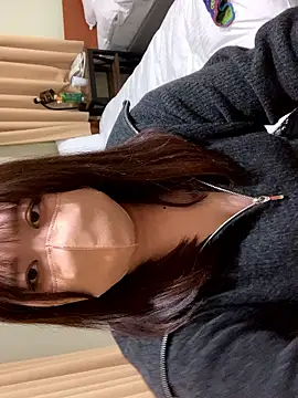 Snapshot of mitarashi_awww chatting on February 25, 2025, 8:36 am mitarashi awww online show from February 25, 2025, 8:36 am