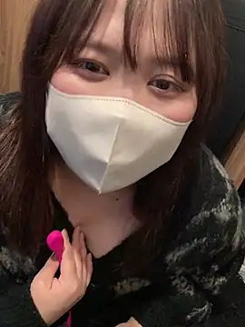 Snapshot of mitarashi_awww chatting on March 22, 2025, 9:53 pm mitarashi awww online show from March 22, 2025, 9:53 pm