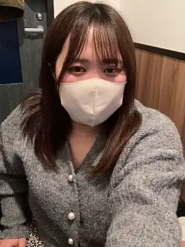 Snapshot of mitarashi_awww chatting on March 15, 2025, 5:48 pm mitarashi awww online show from March 15, 2025, 5:48 pm