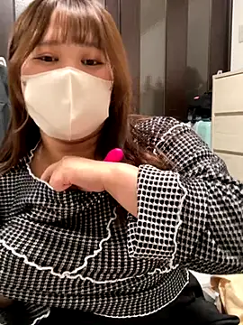 Snapshot of mitarashi_awww chatting on October 24, 2025, 9:36 pm mitarashi awww online show from October 24, 2025, 9:36 pm