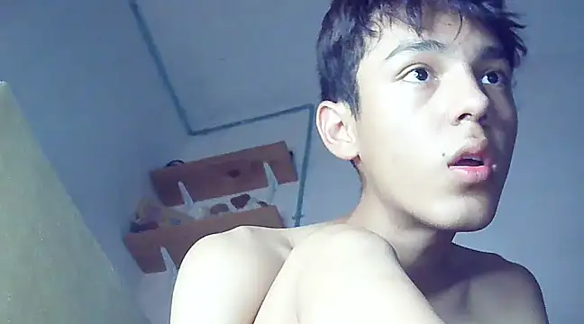 Snapshot of ChavoOT chatting on March 9, 2025, 10:41 pm ChavoOT online show from March 9, 2025, 10:41 pm