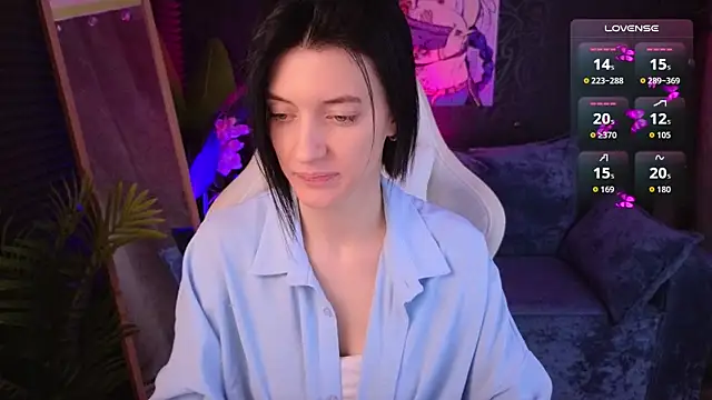 Snapshot of roxy_riot_ chatting on November 19, 2025, 2:00 am roxy riot online show from November 19, 2025, 2:00 am