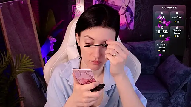 Snapshot of roxy_riot_ chatting on November 18, 2025, 1:32 am roxy riot online show from November 18, 2025, 1:32 am