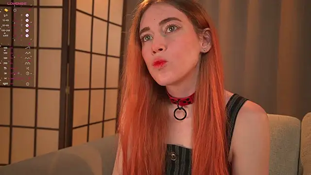 Snapshot of Erza_aa chatting on June 1, 2026, 4:02 am Erza aa online show from June 1, 2026, 4:02 am