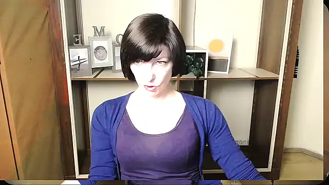 Snapshot of _AngeliaFlow_ chatting on June 1, 2026, 8:03 am AngeliaFlow online show from June 1, 2026, 8:03 am
