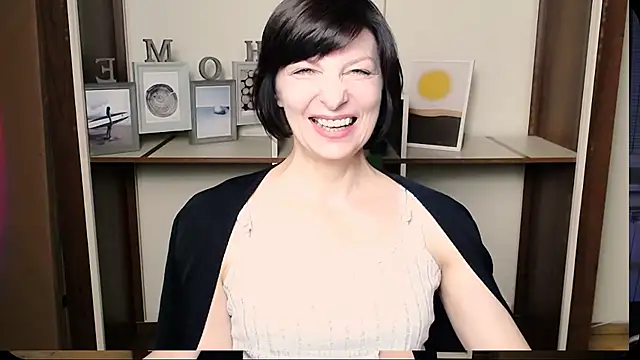  AngeliaFlow  online show from July 30, 2026, 7:40 am