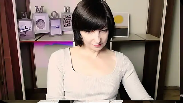 AngeliaFlow  online show from July 20, 2026, 7:27 am