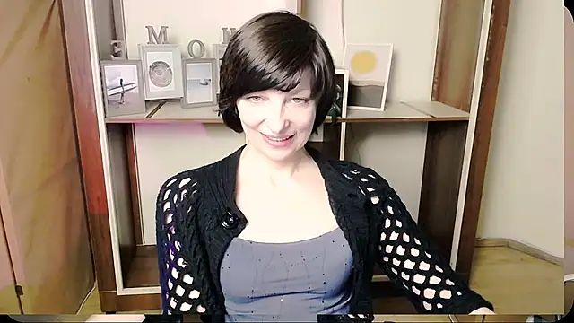 Snapshot of _AngeliaFlow_ chatting on May 21, 2026, 8:01 am AngeliaFlow online show from May 21, 2026, 8:01 am