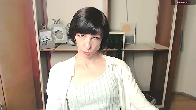  AngeliaFlow  online show from October 20, 2025, 7:09 am