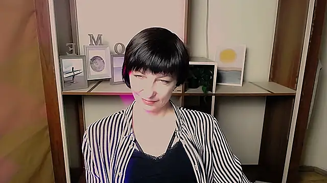 Snapshot of _AngeliaFlow_ chatting on February 24, 2026, 8:04 am AngeliaFlow online show from February 24, 2026, 8:04 am