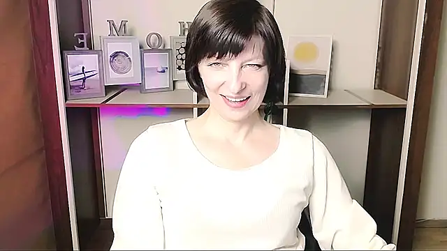  AngeliaFlow  online show from June 24, 2026, 7:29 am