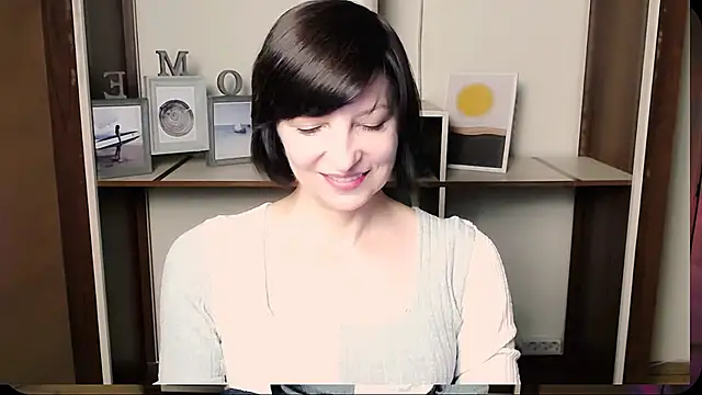  AngeliaFlow  online show from August 3, 2026, 7:27 am