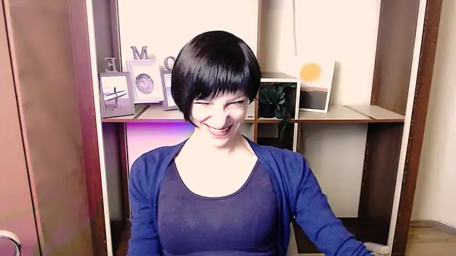  AngeliaFlow  online show from November 27, 2025, 8:37 am