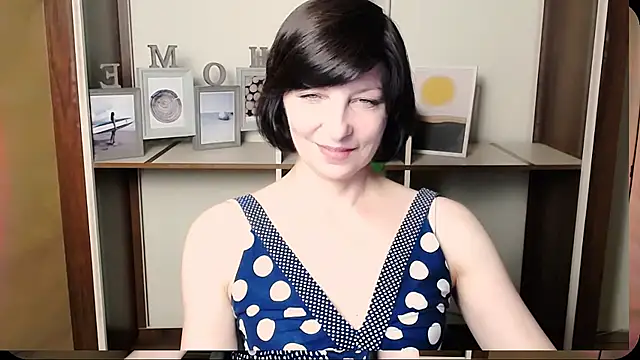  AngeliaFlow  online show from August 4, 2026, 7:02 am