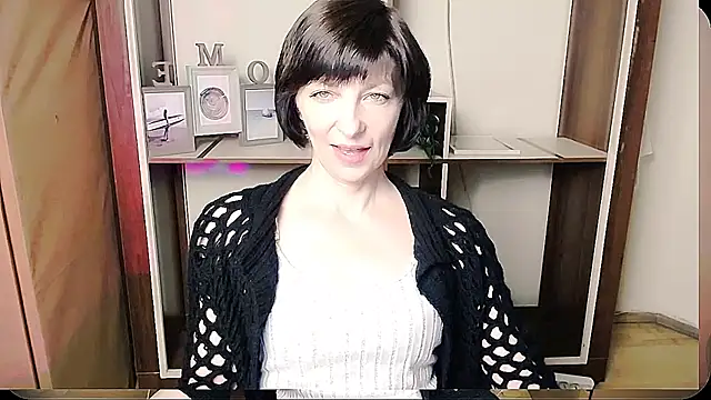 Snapshot of _AngeliaFlow_ chatting on June 12, 2026, 7:17 am AngeliaFlow online show from June 12, 2026, 7:17 am