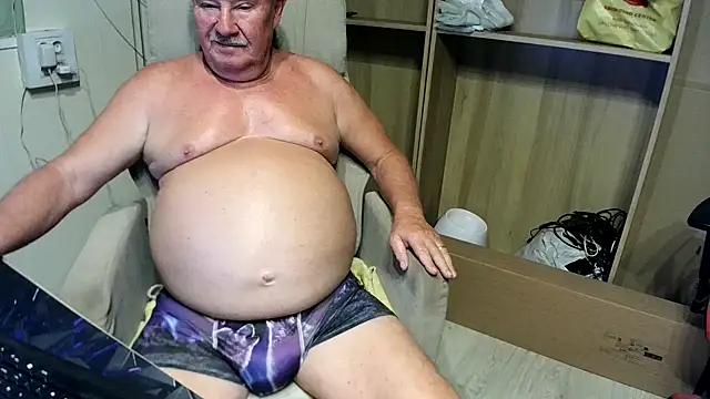 Snapshot of barenfan chatting on October 16, 2025, 8:39 pm barenfan online show from October 16, 2025, 8:39 pm