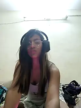kissmebishh online show from March 16, 2025, 8:10 pm