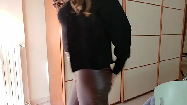 Snapshot of bambolina_sexy1985 chatting on November 25, 2025, 10:48 am bambolina sexy1985 online show from November 25, 2025, 10:48 am