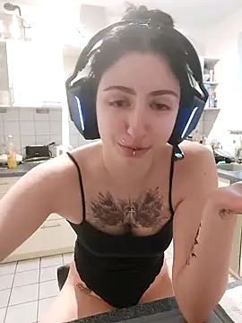 Gamergirl-Linela online show from April 27, 2026, 6:28 pm