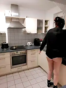 Snapshot of Gamergirl-Linela chatting on March 13, 2025, 8:43 pm Gamergirl-Linela online show from March 13, 2025, 8:43 pm