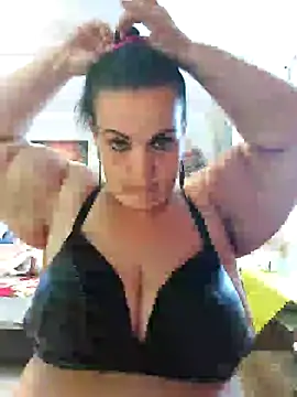 Snapshot of IvettkeXXX chatting on July 18, 2026, 9:51 am IvettkeXXX online show from July 18, 2026, 9:51 am