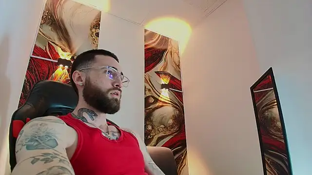 Luke davis01 online show from November 26, 2025, 1:11 pm