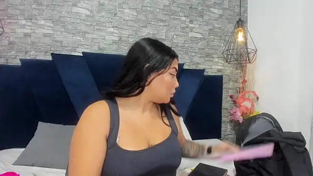 Snapshot of Sophia_Brunett chatting on November 12, 2025, 12:20 pm Sophia Brunett online show from November 12, 2025, 12:20 pm