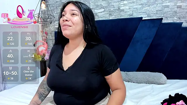 Snapshot of Sophia_Brunett chatting on September 16, 2025, 12:06 pm Sophia Brunett online show from September 16, 2025, 12:06 pm