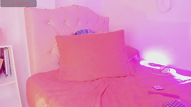 Snapshot of VictoriaBlackfire chatting on November 11, 2025, 5:02 am VictoriaBlackfire online show from November 11, 2025, 5:02 am