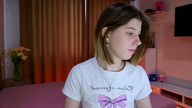 Snapshot of Bella_amory chatting on February 20, 2026, 1:46 pm Bella amory online show from February 20, 2026, 1:46 pm