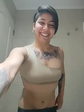 Snapshot of MaiPandora chatting on November 17, 2025, 4:16 am MaiPandora online show from November 17, 2025, 4:16 am