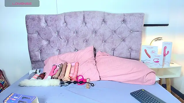 Skye Moore online show from November 5, 2025, 7:17 pm