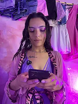 Skye Moore online show from May 1, 2026, 12:48 am