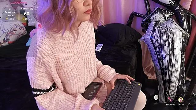 Snapshot of NataliaNovak chatting on October 28, 2025, 9:03 pm NataliaNovak online show from October 28, 2025, 9:03 pm