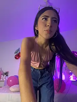 Snapshot of Mirandaa_Rogers chatting on July 1, 2026, 7:03 pm Mirandaa Rogers online show from July 1, 2026, 7:03 pm