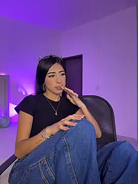 Snapshot of Mirandaa_Rogers chatting on July 25, 2026, 7:09 pm Mirandaa Rogers online show from July 25, 2026, 7:09 pm