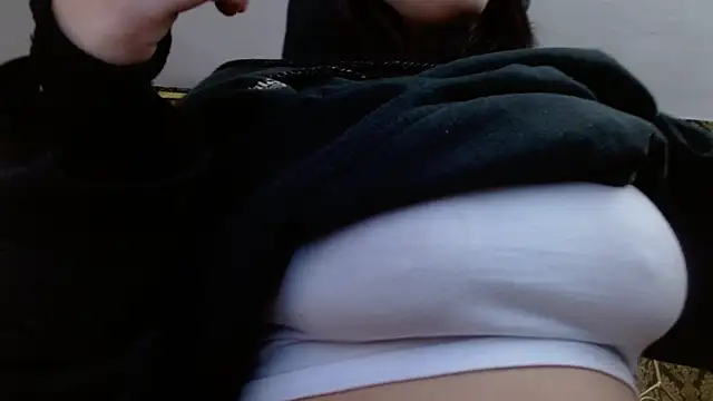 Snapshot of Rouse_darkk chatting on February 18, 2025, 3:21 am Rouse darkk online show from February 18, 2025, 3:21 am